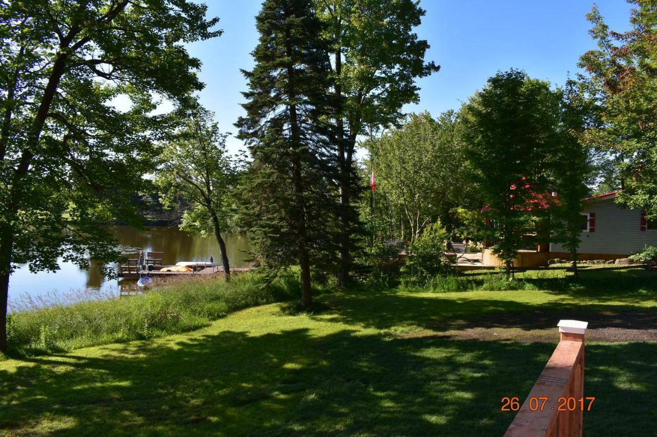 Domaine Henri-Daze Villa Saint-Pierre-Baptiste ภายนอก รูปภาพ